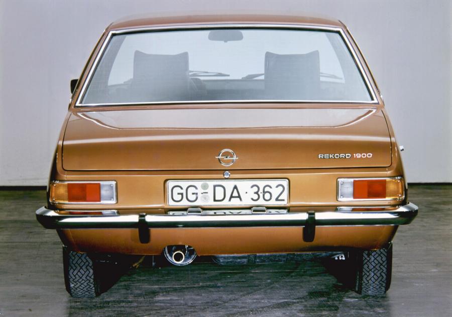  Opel Rekord Sedan 1972 года  (фото 1 из 13)